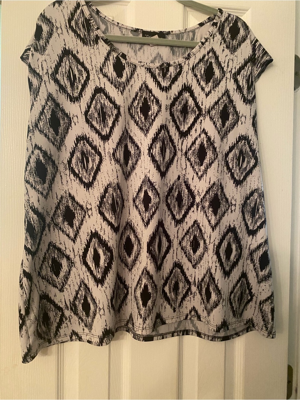 Velocity Women's Black & White Printed Blouse